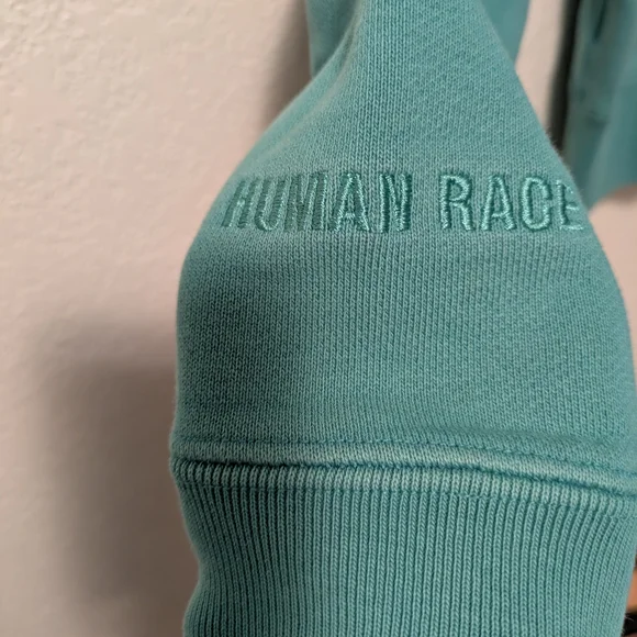 Adidas Collab Pharrell Williams For The Human Race - Picture 3 of 5